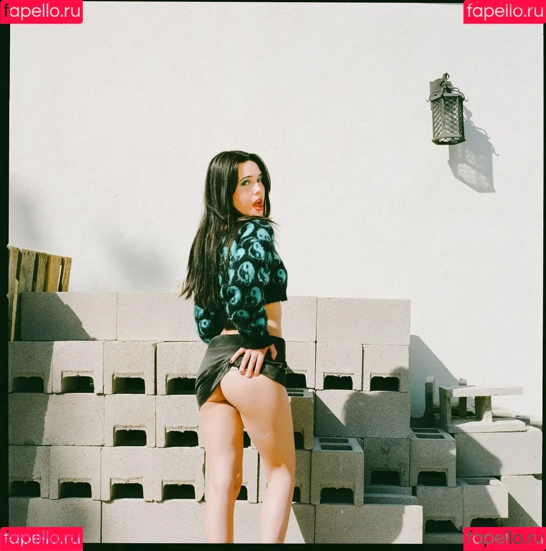 Bea Miller Onlyfans Photo Gallery 