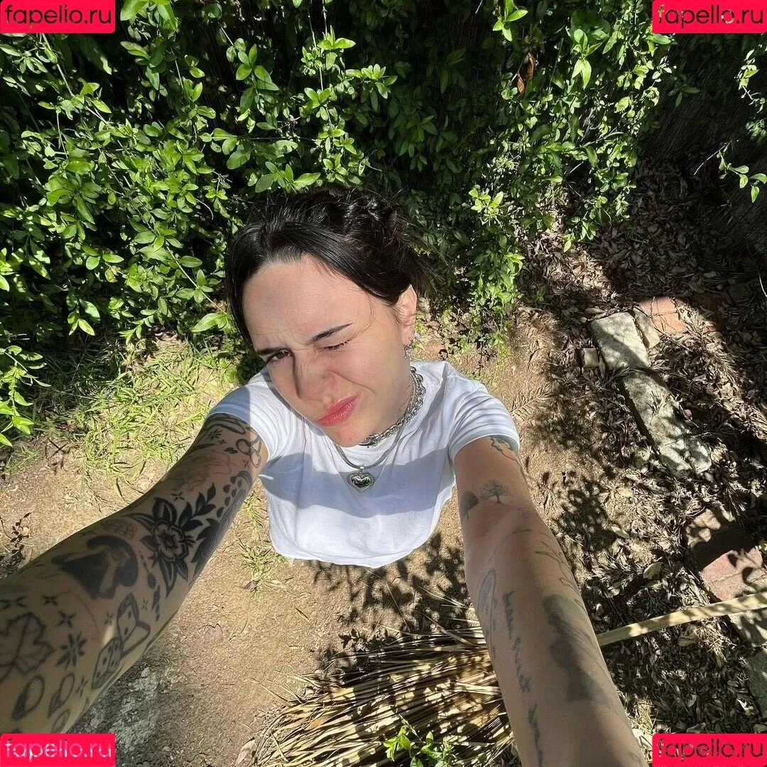 Bea Miller Onlyfans Photo Gallery 