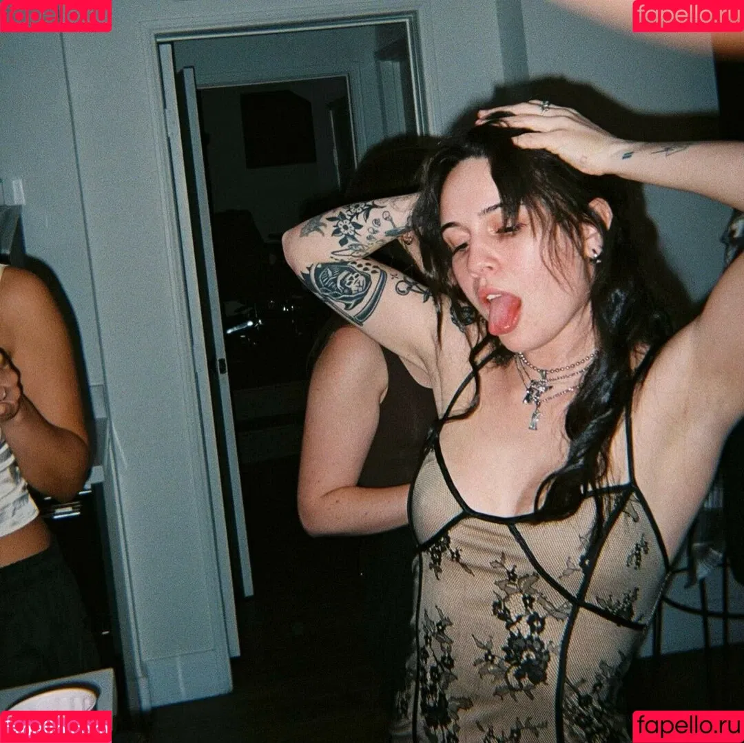 Bea Miller Onlyfans Photo Gallery 