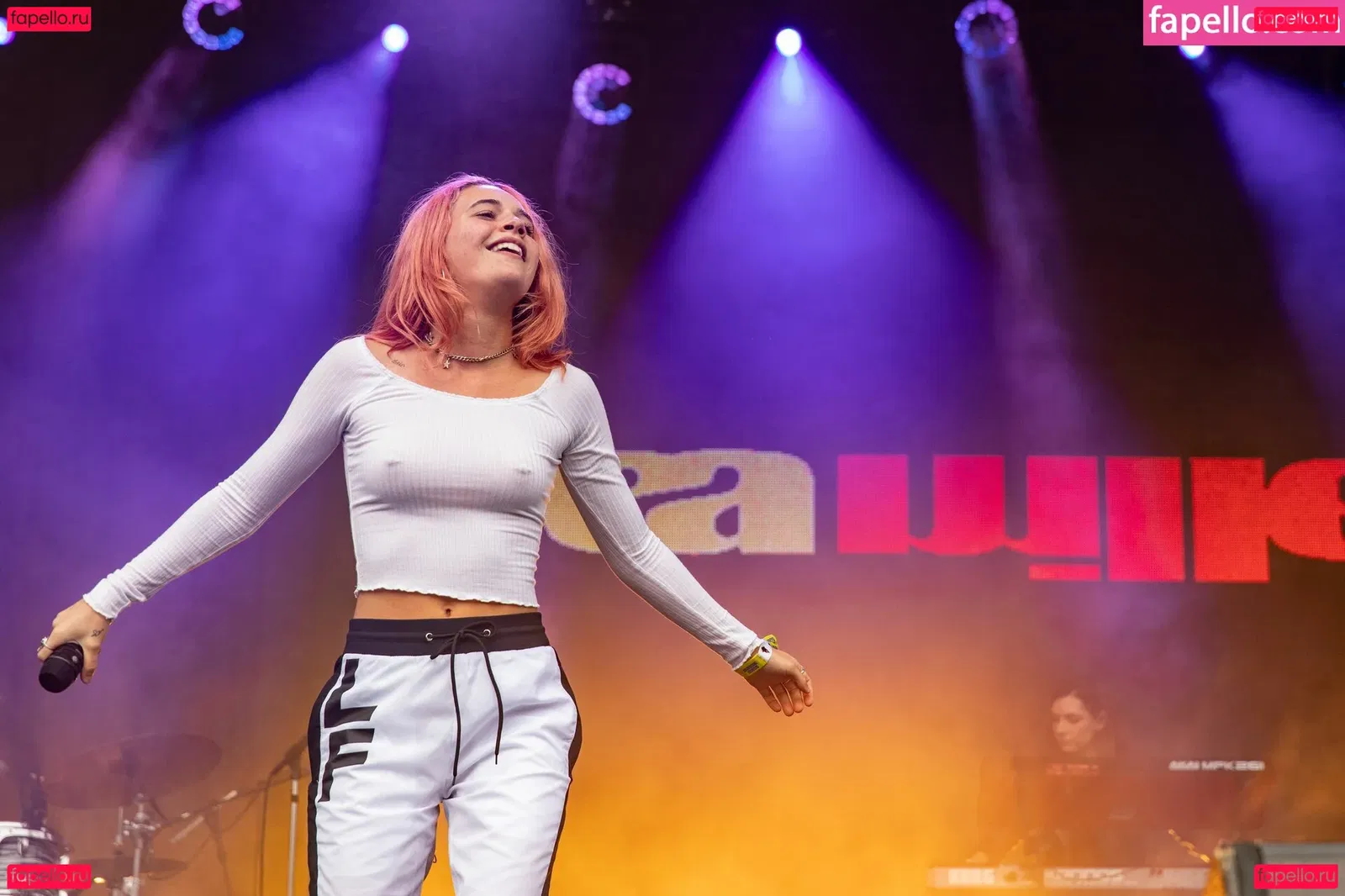 Bea Miller Onlyfans Photo Gallery 