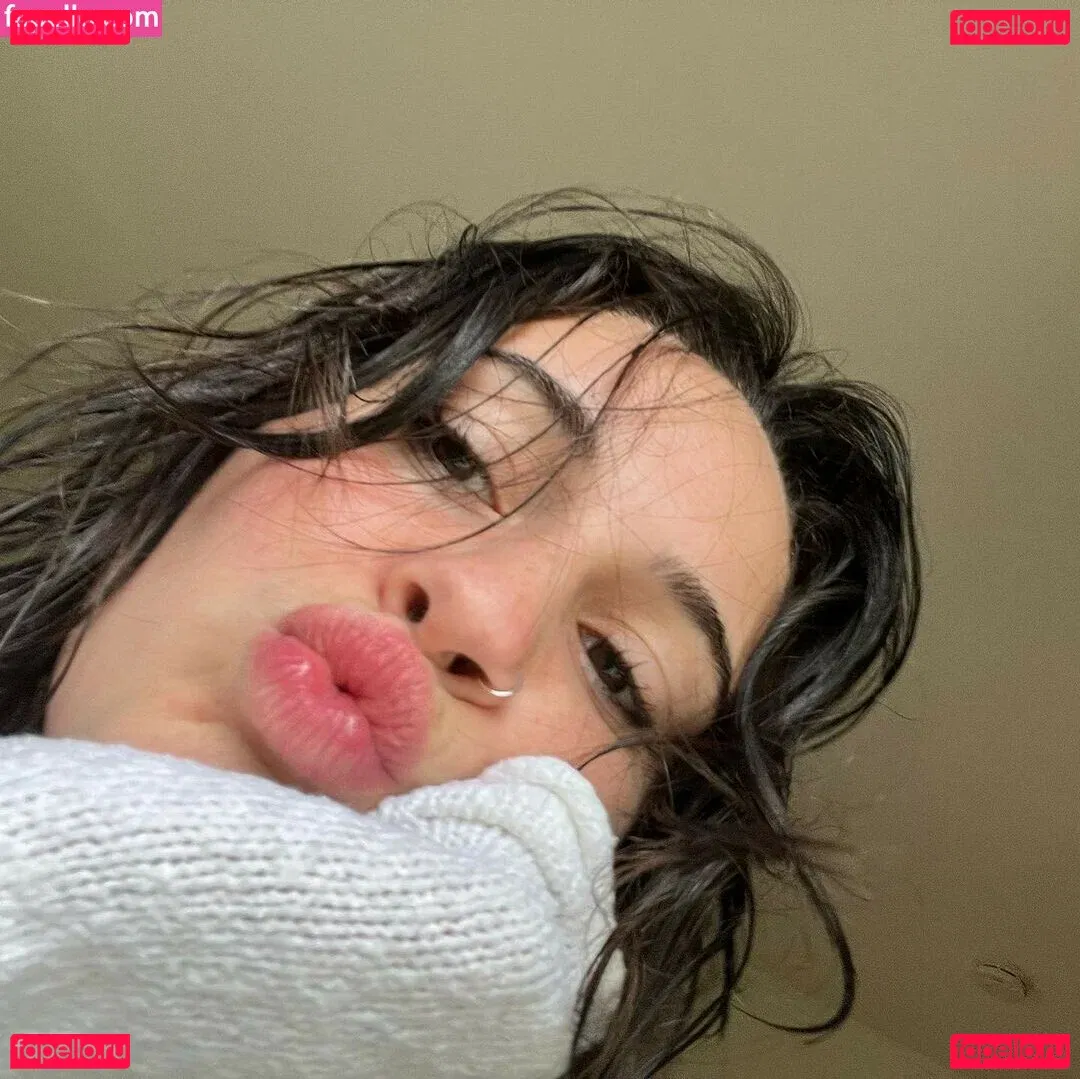 Bea Miller Onlyfans Photo Gallery 