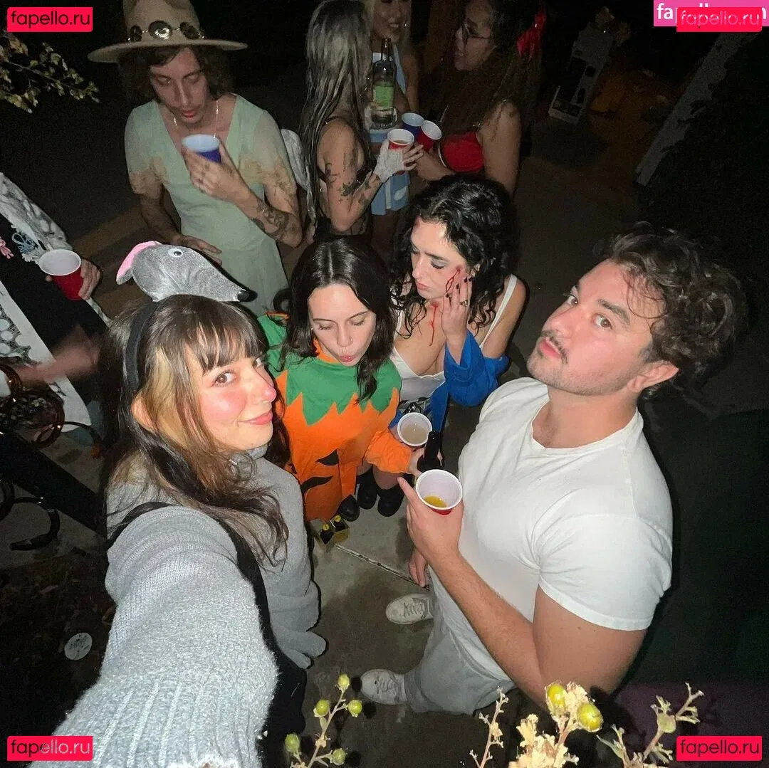 Bea Miller Onlyfans Photo Gallery 