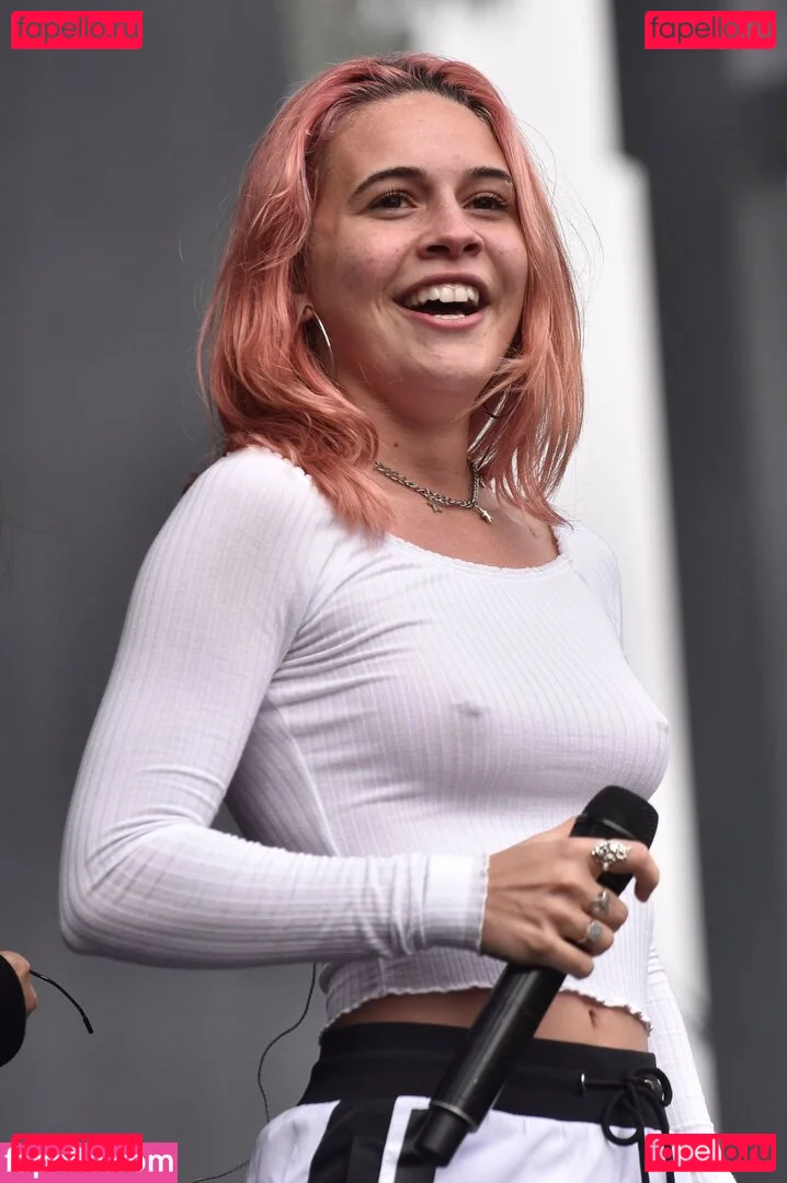 Bea Miller Onlyfans Photo Gallery 