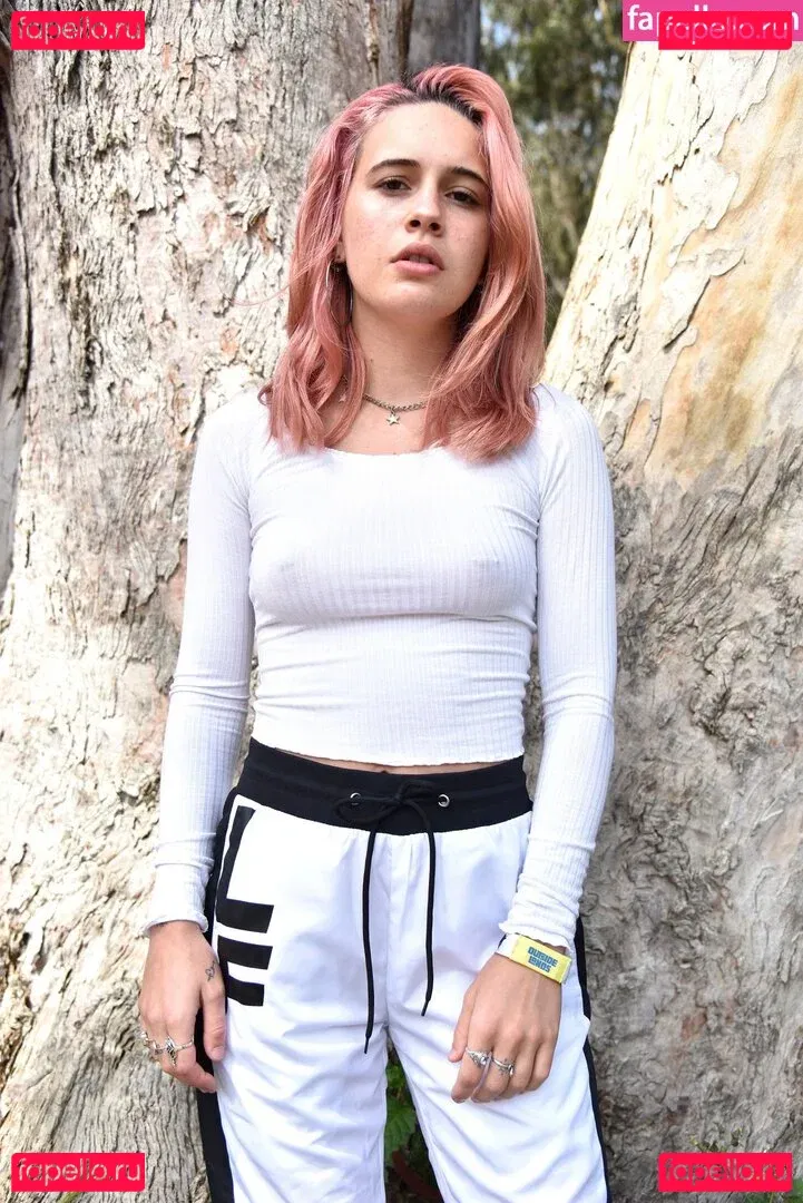 Bea Miller Onlyfans Photo Gallery 