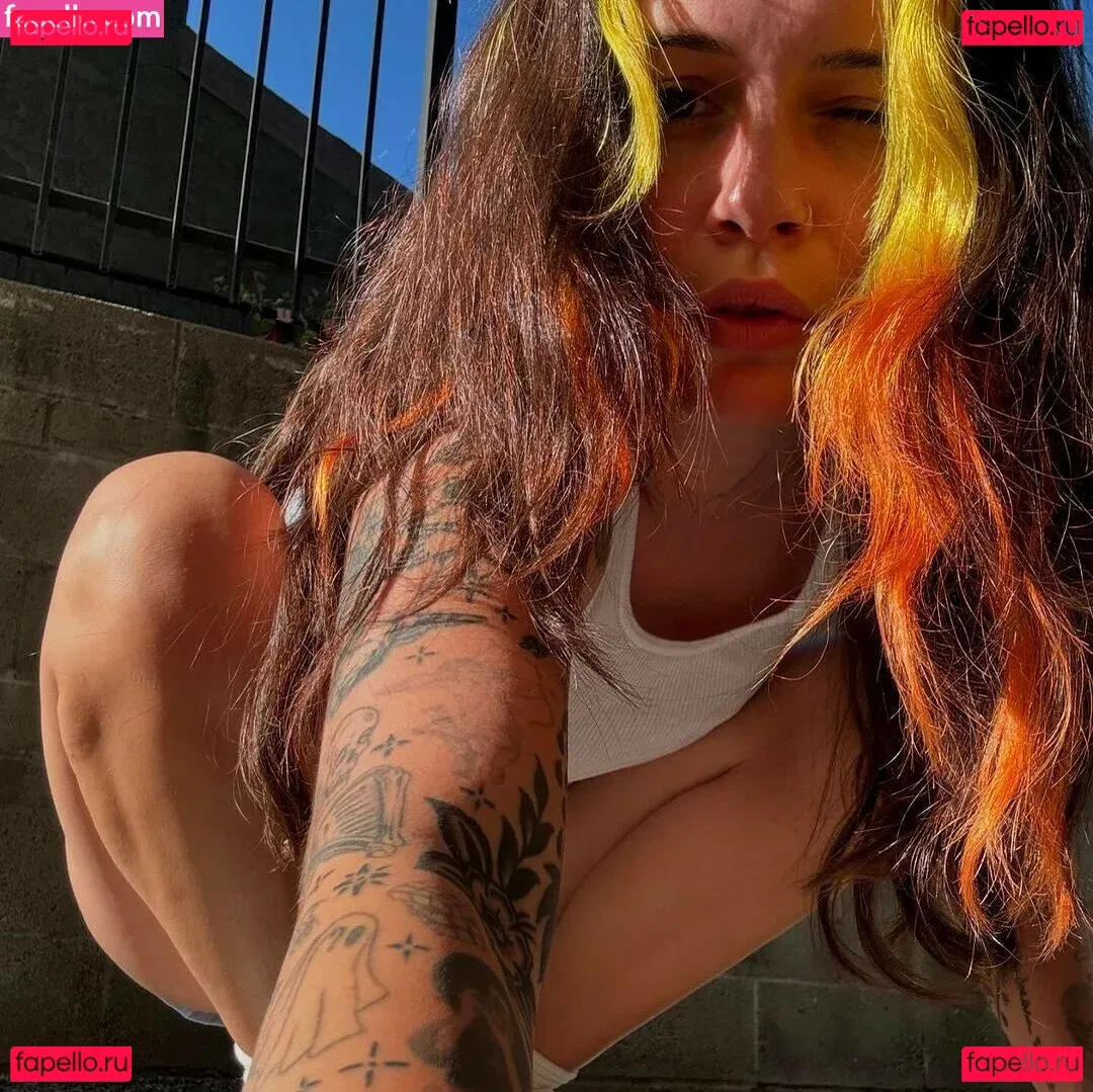 Bea Miller Onlyfans Photo Gallery 