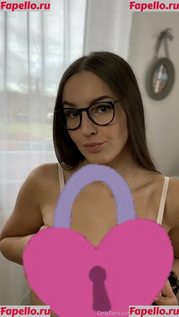 laramarieconrads Onlyfans Photo Gallery 