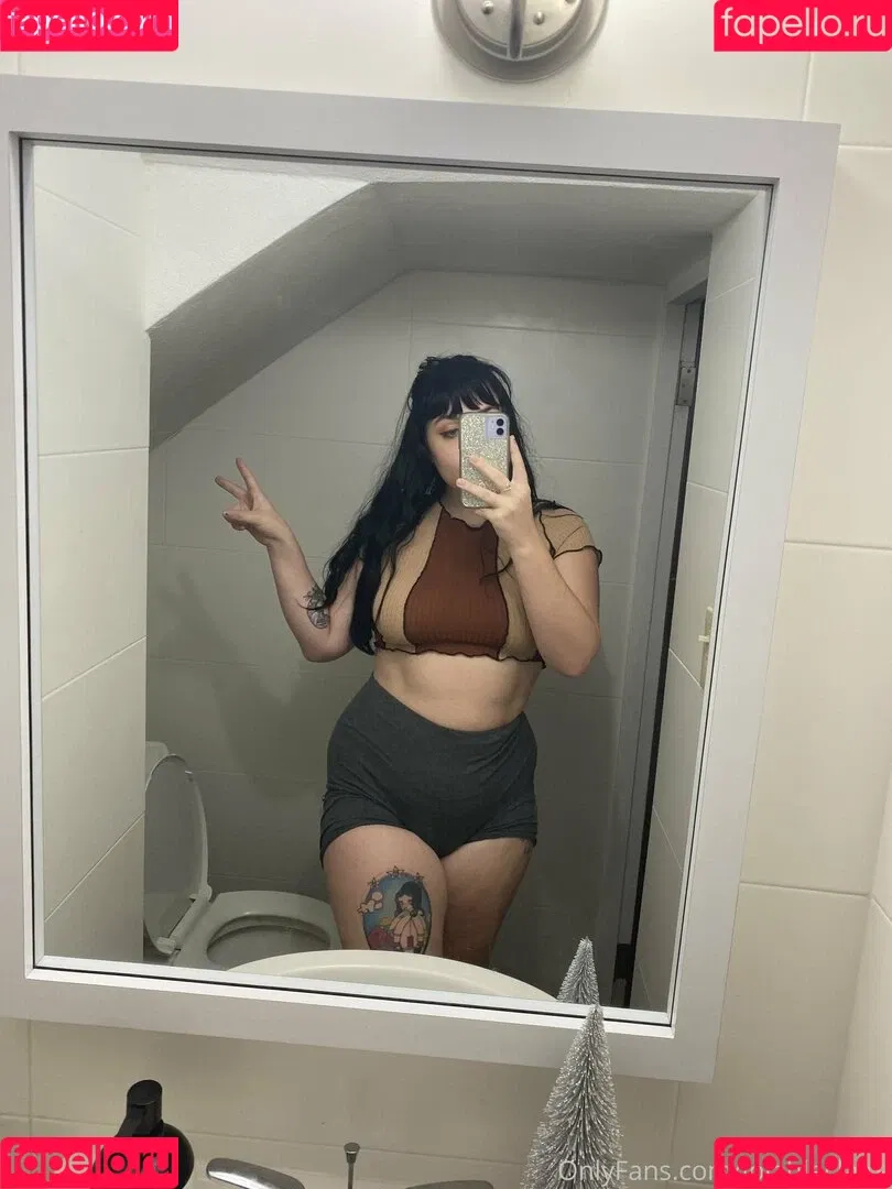 lolahleclaire Onlyfans Photo Gallery 