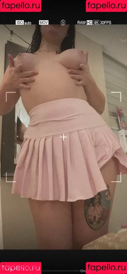 lolahleclaire Onlyfans Photo Gallery 