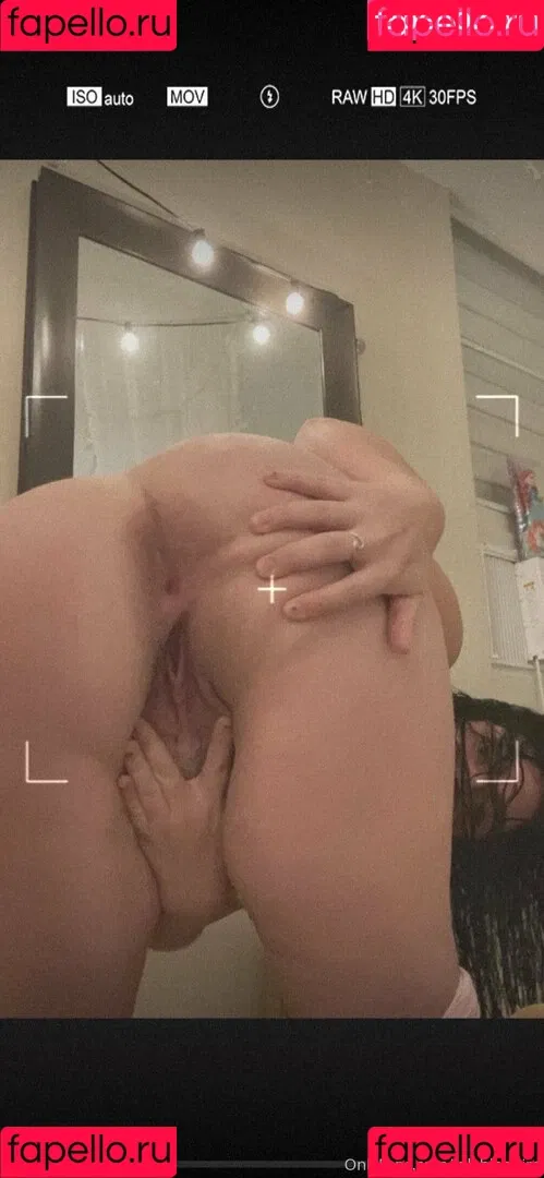 lolahleclaire Onlyfans Photo Gallery 