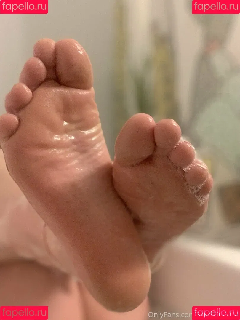 lolahleclaire Onlyfans Photo Gallery 