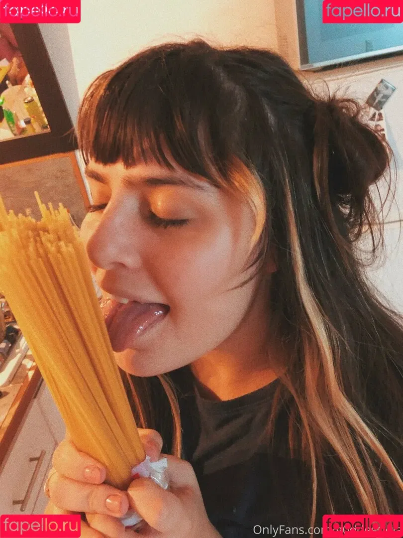 lolahleclaire Onlyfans Photo Gallery 