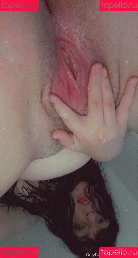 lolahleclaire Onlyfans Photo Gallery 