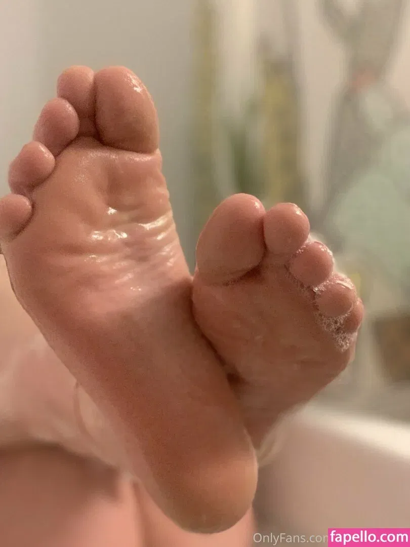 lolahleclaire Onlyfans Photo Gallery 