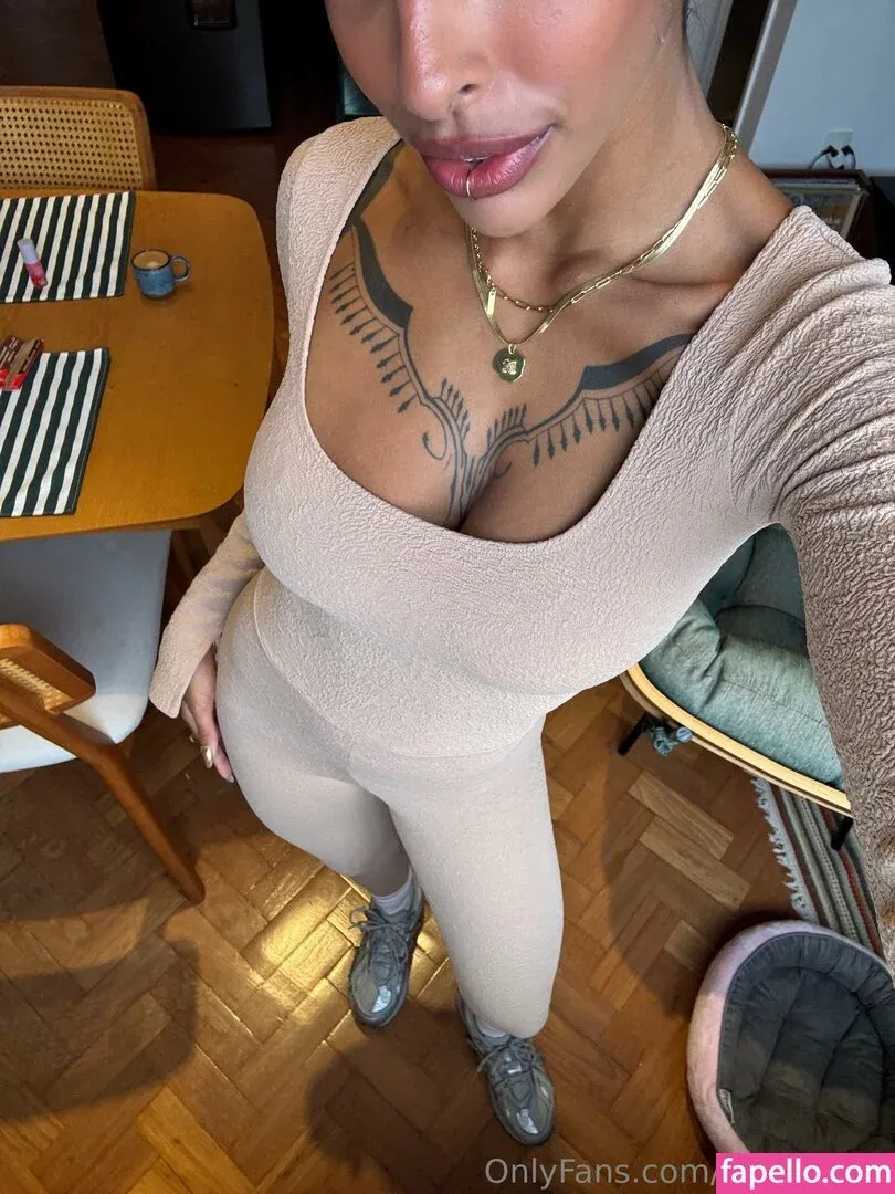 kaligray10 Onlyfans Photo Gallery 