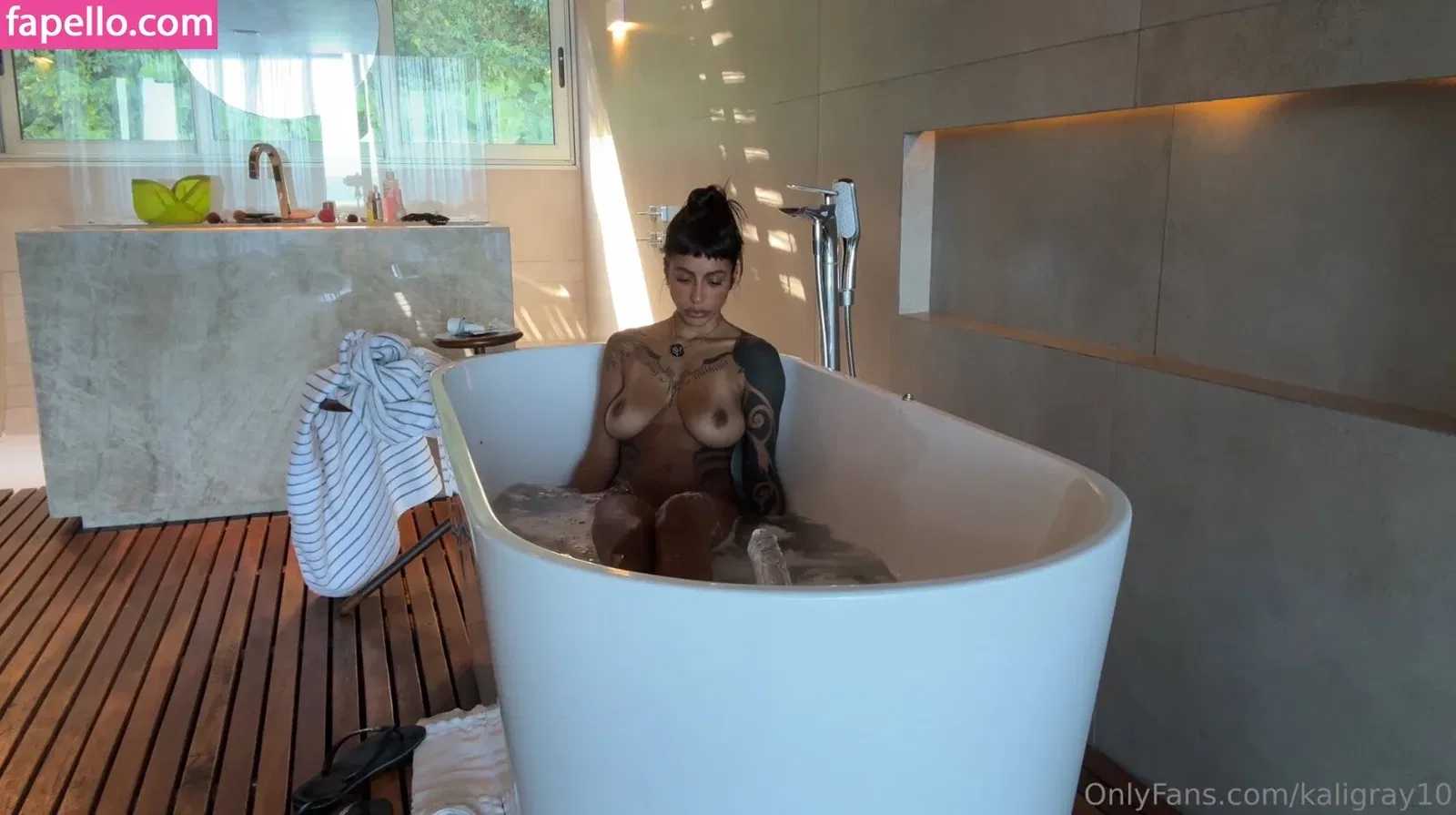 kaligray10 Onlyfans Photo Gallery 