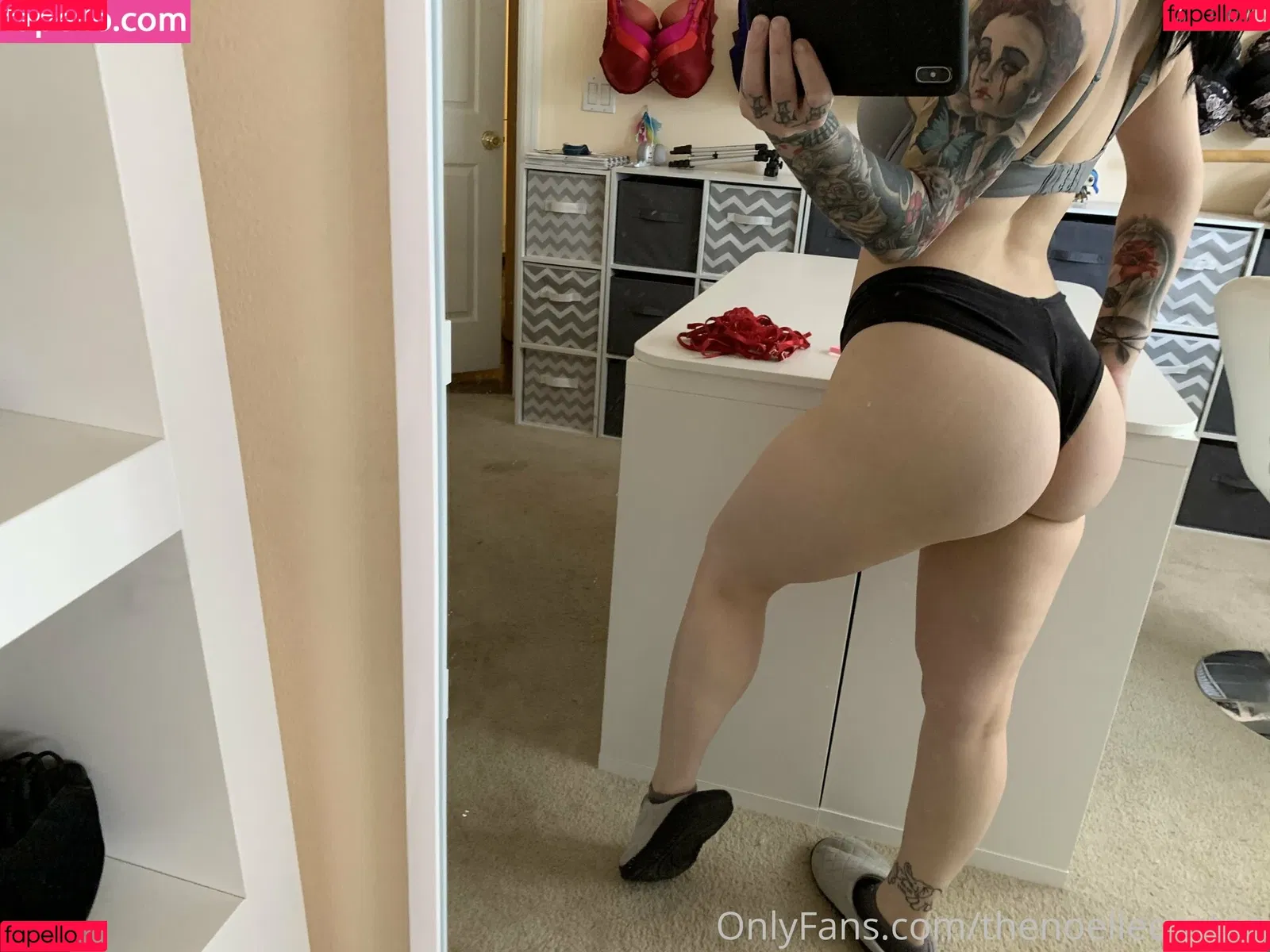 thenoelleeaston Onlyfans Photo Gallery 