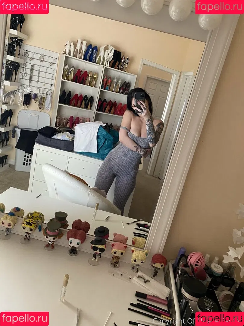 thenoelleeaston Onlyfans Photo Gallery 