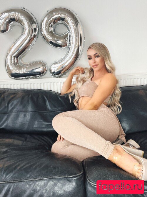 Layla Peach Onlyfans Photo Gallery 