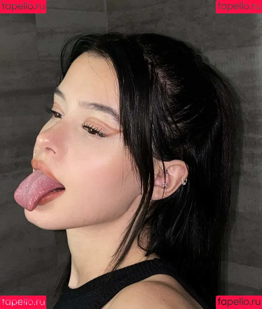 Lea Elui Onlyfans Photo Gallery 