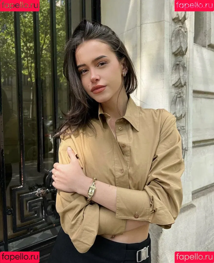 Lea Elui Onlyfans Photo Gallery 