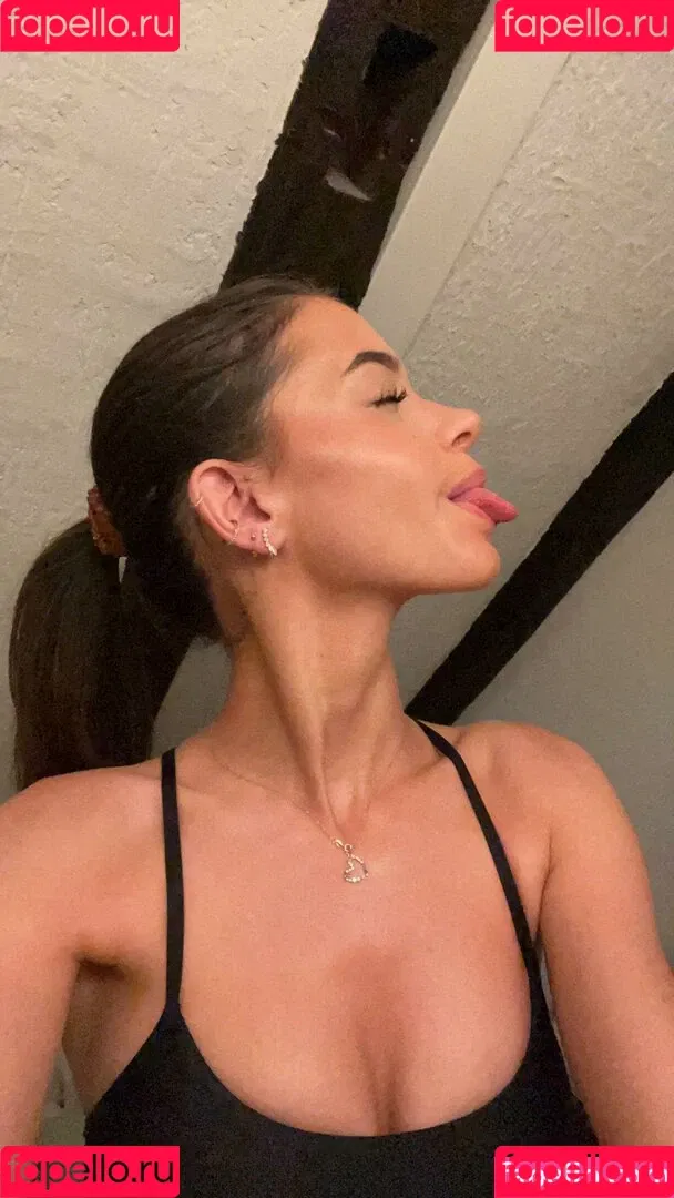 Lea Elui Onlyfans Photo Gallery 