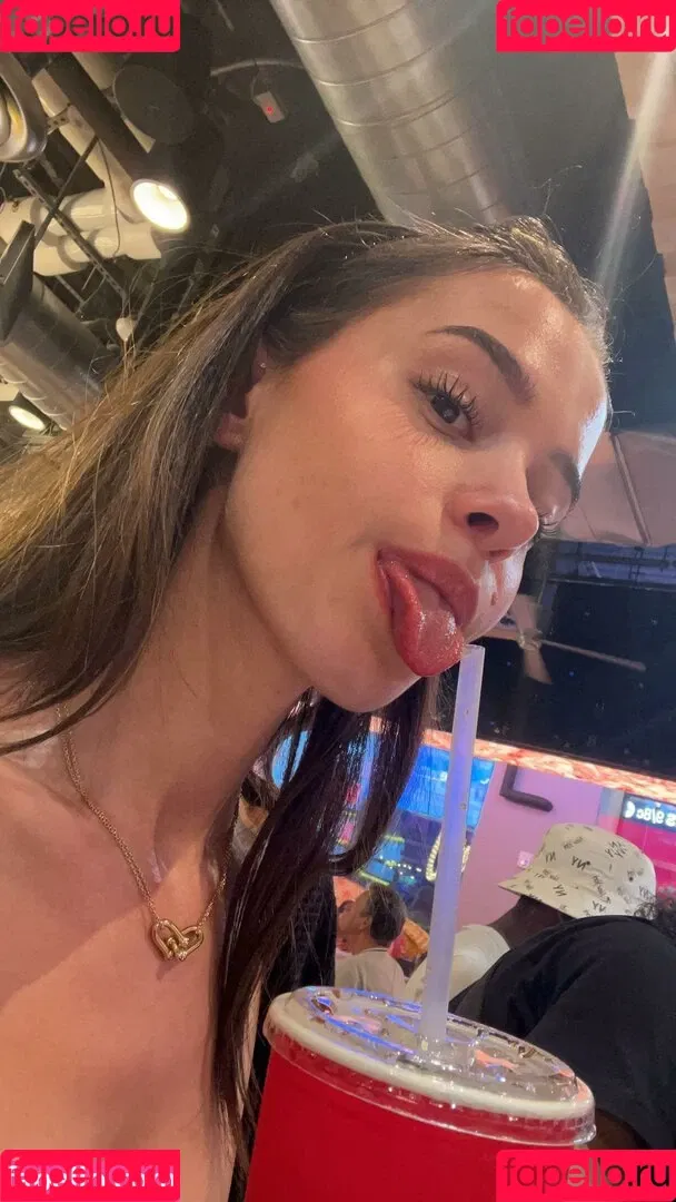 Lea Elui Onlyfans Photo Gallery 