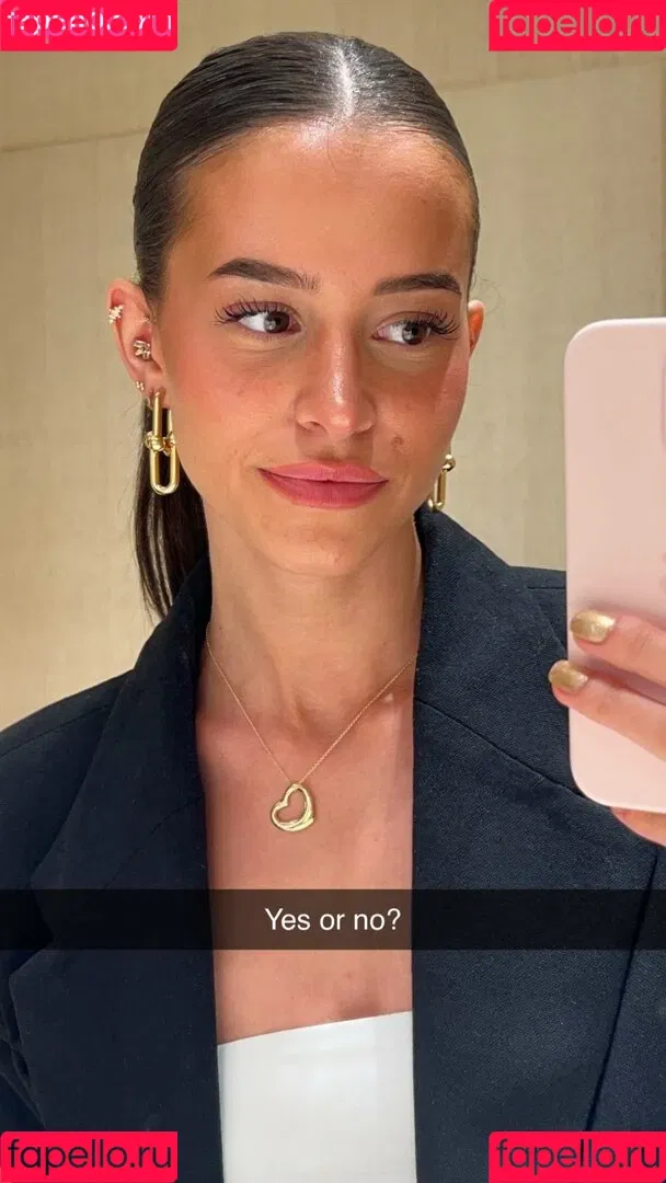 Lea Elui Onlyfans Photo Gallery 