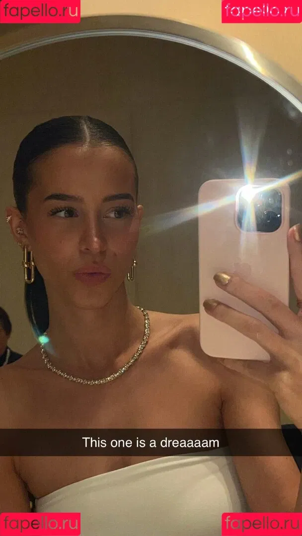 Lea Elui Onlyfans Photo Gallery 