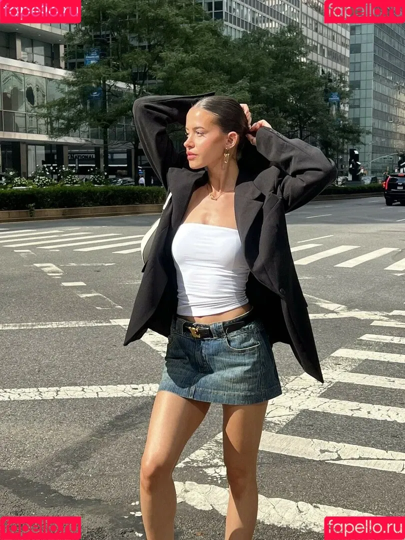 Lea Elui Onlyfans Photo Gallery 