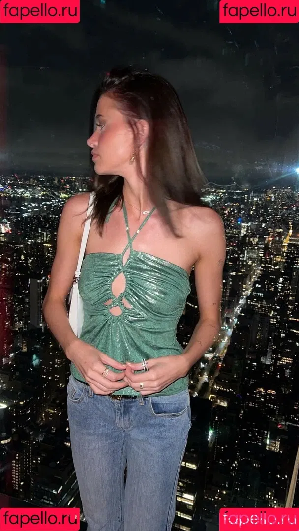 Lea Elui Onlyfans Photo Gallery 