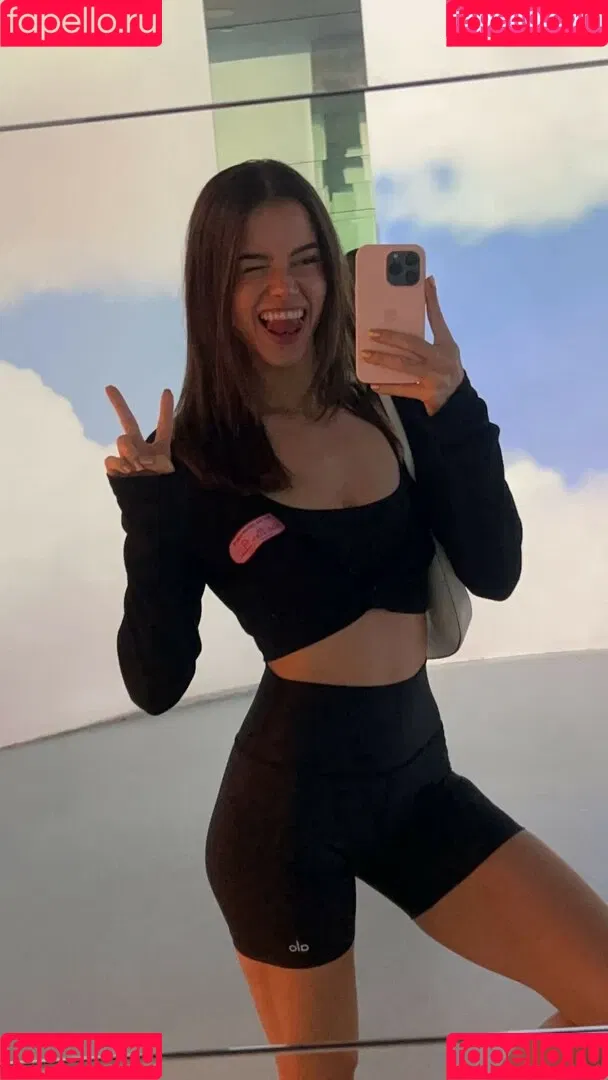 Lea Elui Onlyfans Photo Gallery 