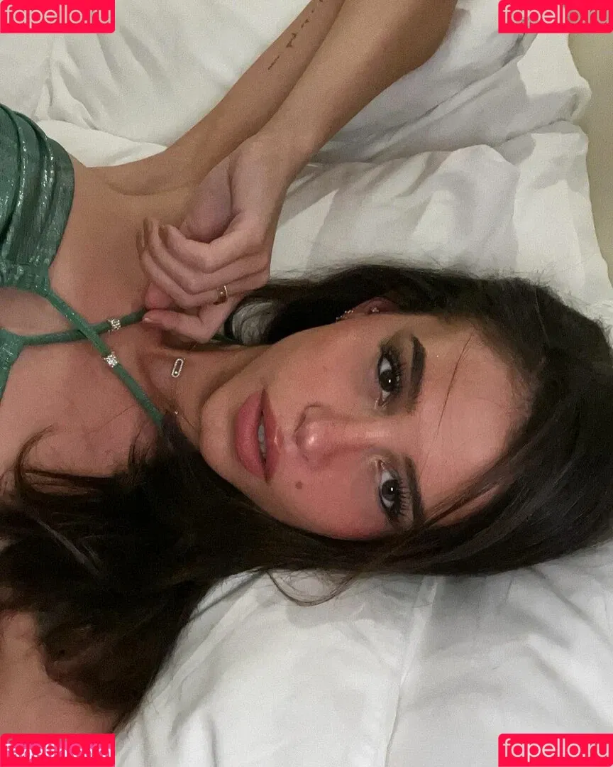 Lea Elui Onlyfans Photo Gallery 