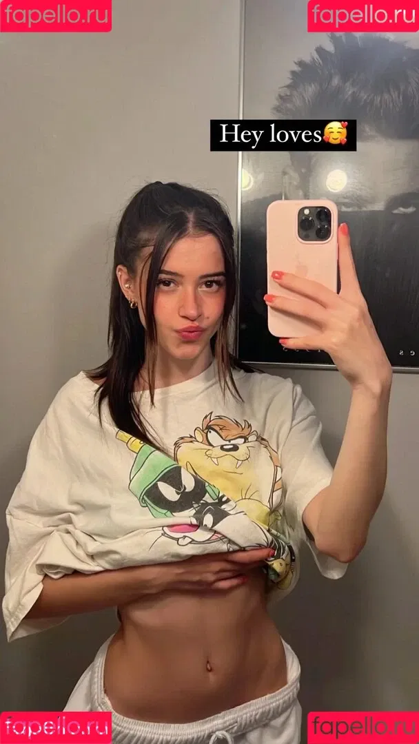 Lea Elui Onlyfans Photo Gallery 
