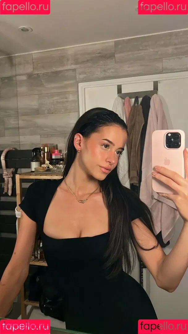 Lea Elui Onlyfans Photo Gallery 
