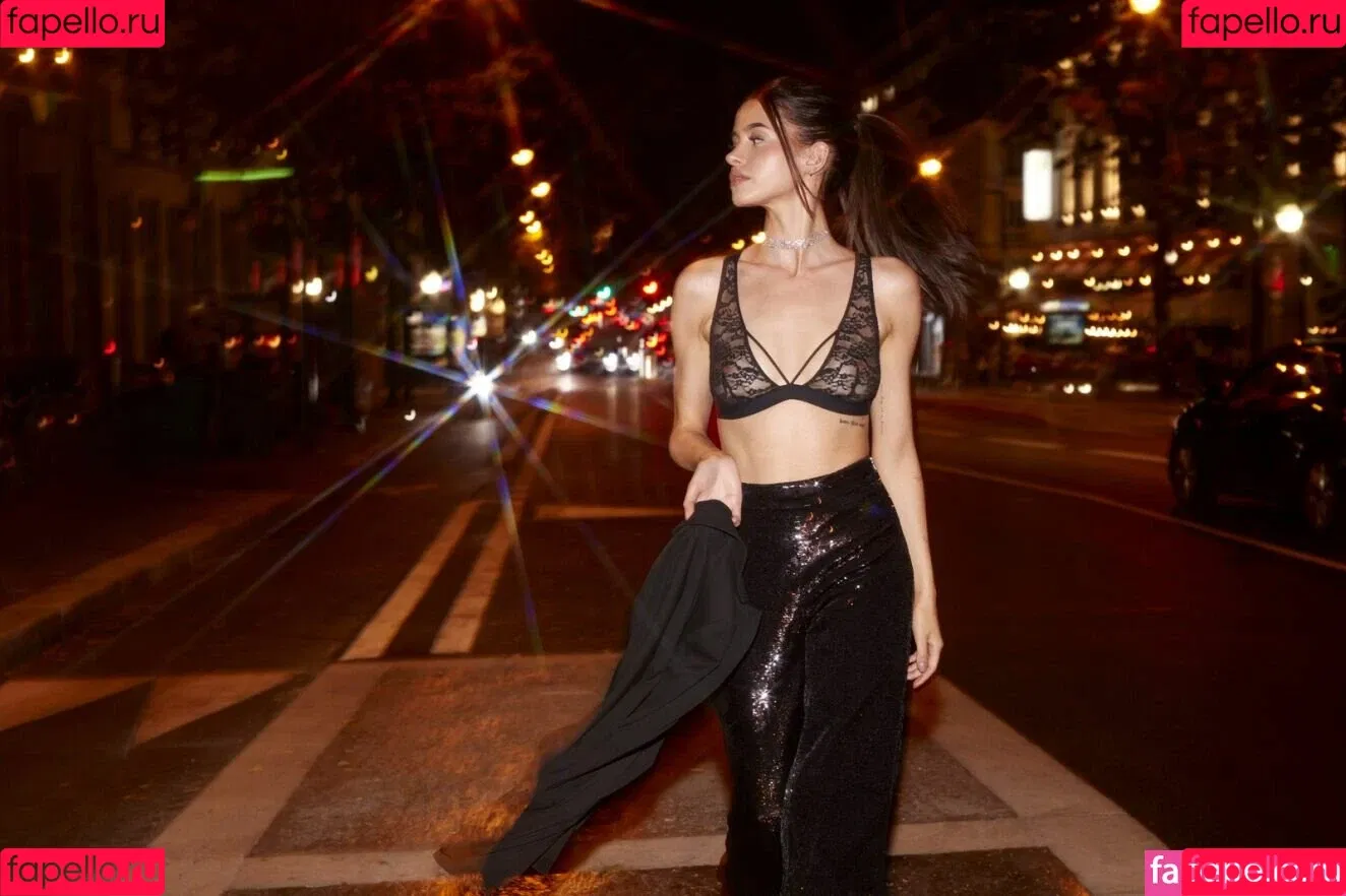 Lea Elui Onlyfans Photo Gallery 