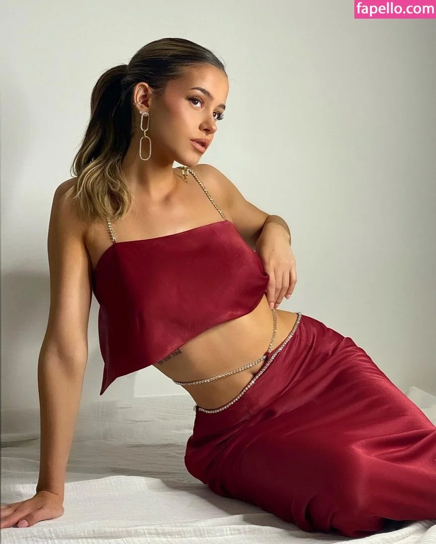 Lea Elui Onlyfans Photo Gallery 