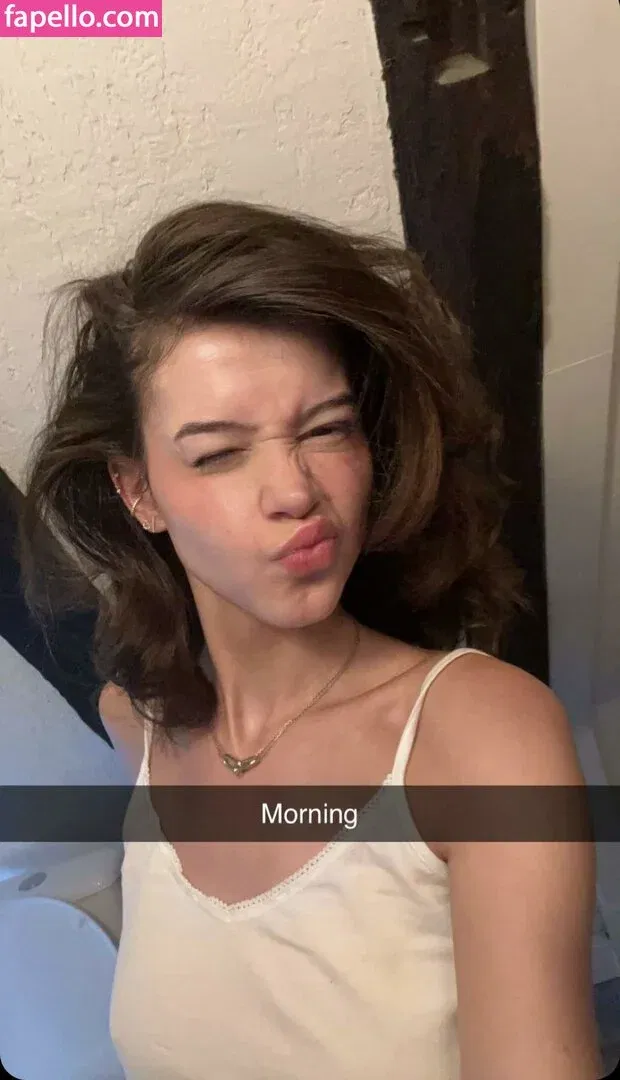 Lea Elui Onlyfans Photo Gallery 