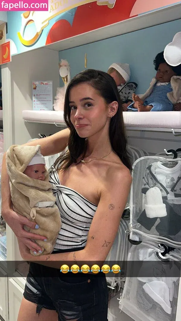 Lea Elui Onlyfans Photo Gallery 