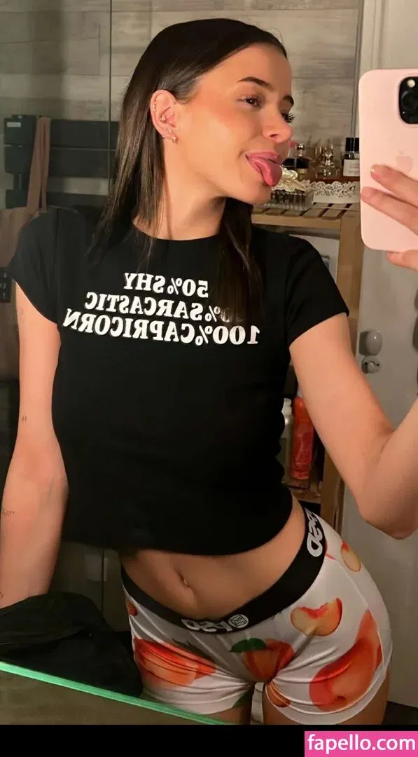 Lea Elui Onlyfans Photo Gallery 