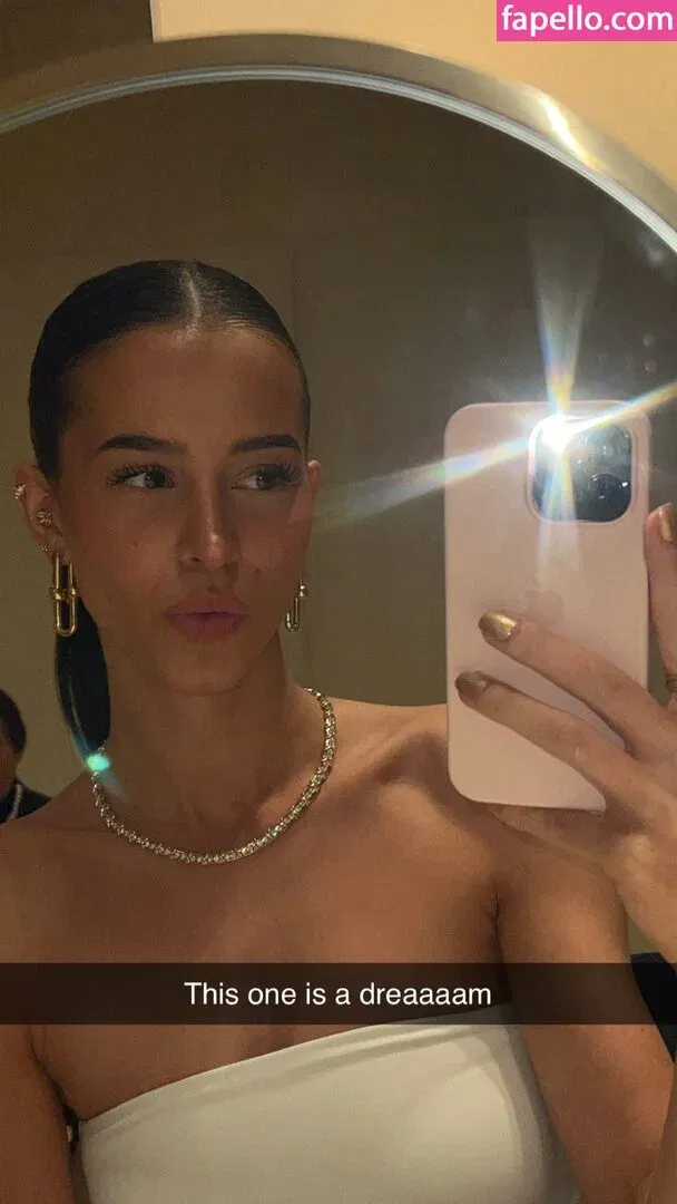 Lea Elui Onlyfans Photo Gallery 