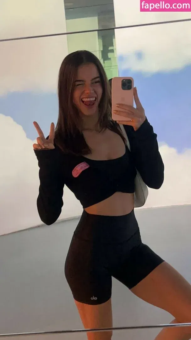 Lea Elui Onlyfans Photo Gallery 