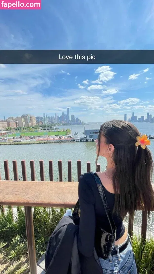 Lea Elui Onlyfans Photo Gallery 