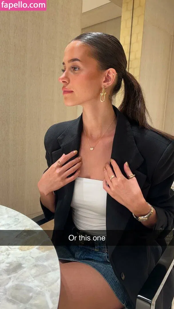 Lea Elui Onlyfans Photo Gallery 