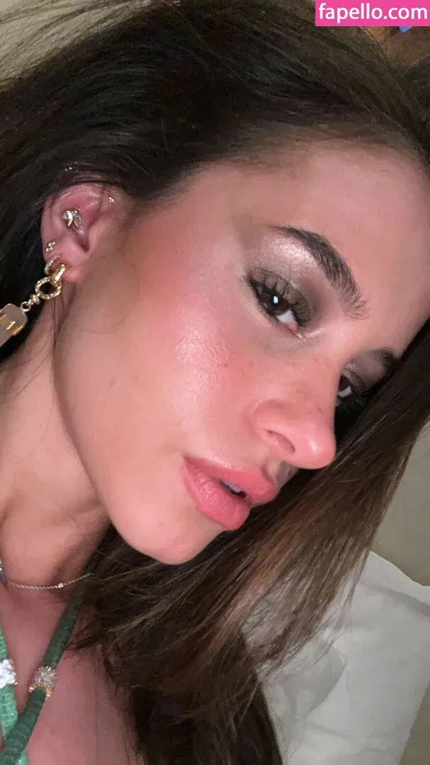 Lea Elui Onlyfans Photo Gallery 