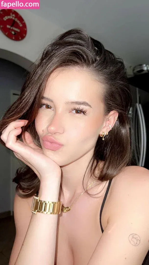 Lea Elui Onlyfans Photo Gallery 