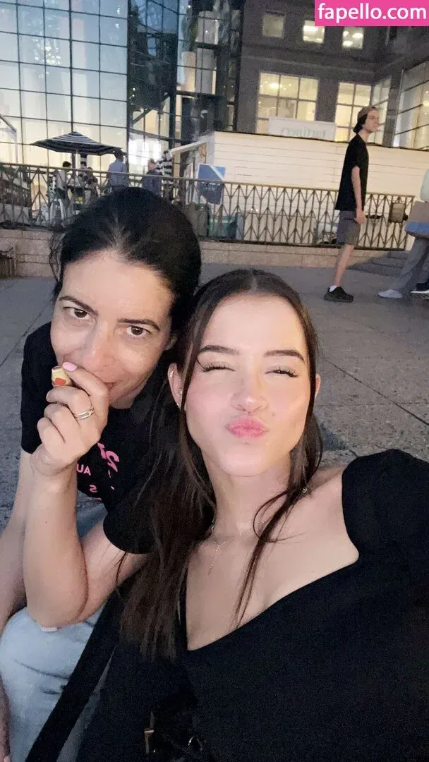 Lea Elui Onlyfans Photo Gallery 