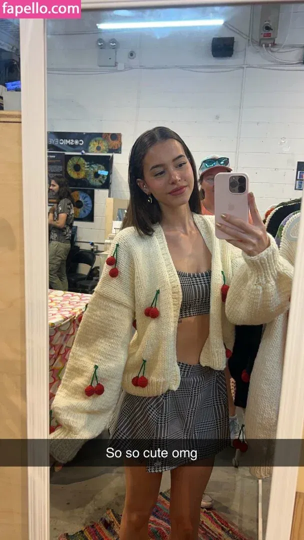 Lea Elui Onlyfans Photo Gallery 