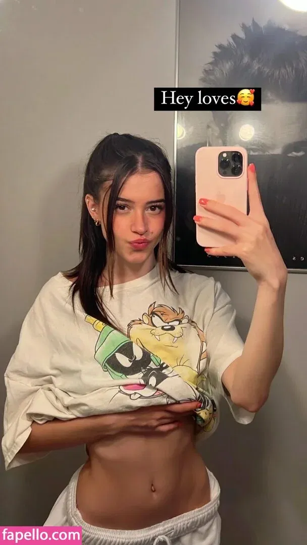 Lea Elui Onlyfans Photo Gallery 