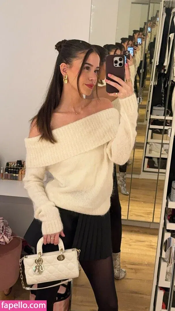 Lea Elui Onlyfans Photo Gallery 