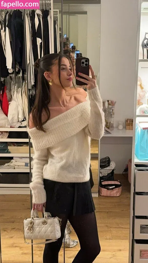 Lea Elui Onlyfans Photo Gallery 